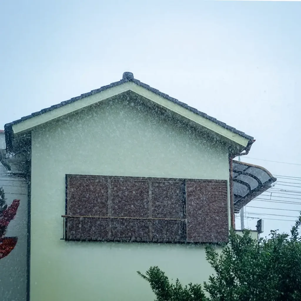 Moisture resistant paints for monsoon.